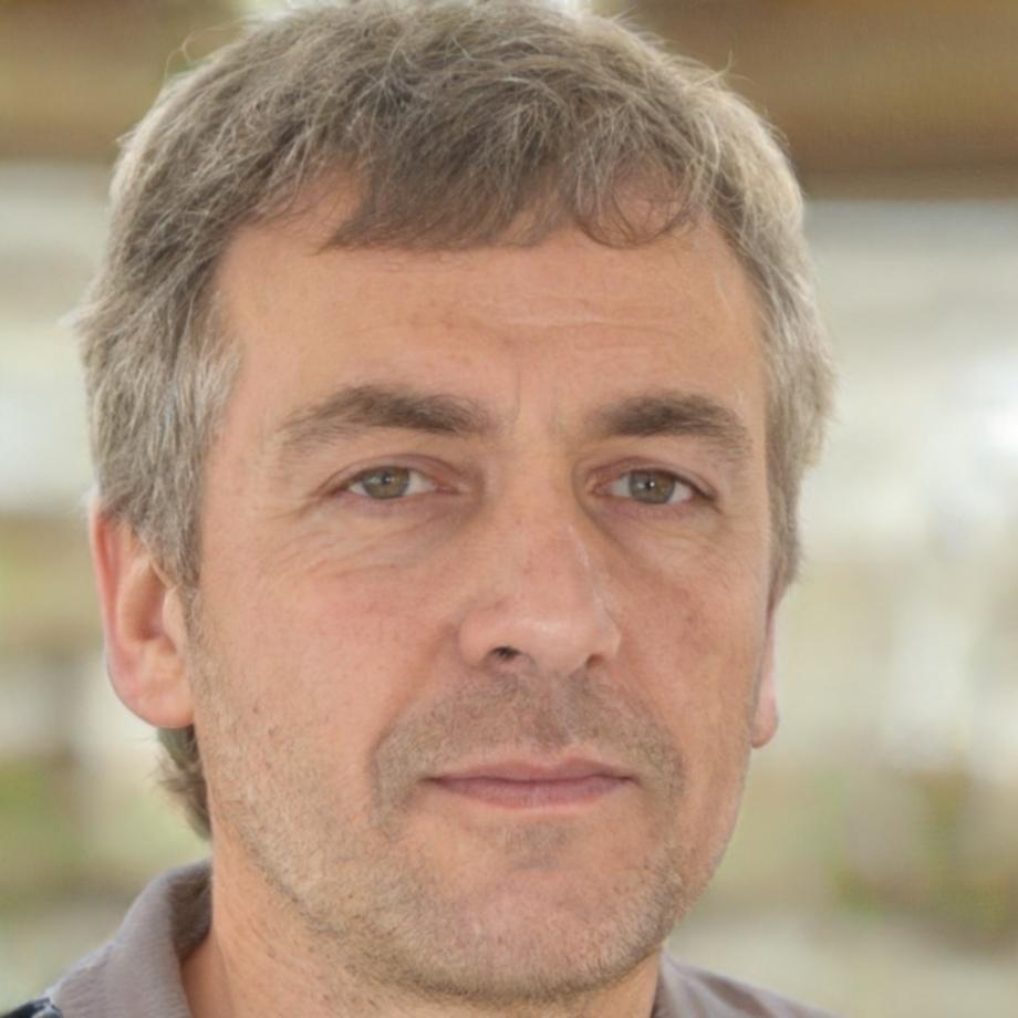 Satisfied client sharing positive testing experience